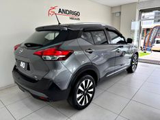 NISSAN KICKS 1.6 16V RIO XTRONIC 2016/2017 ANDRIGO VEÍCULOS CAXIAS DO SUL / Carros no Vale