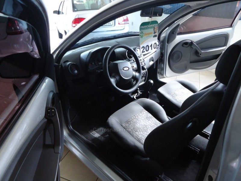 FORD KA 1.0 MPI 8V 2009/2010 BOURSCHEID CARROS E MOTOS SANTA CLARA DO SUL / Carros no Vale