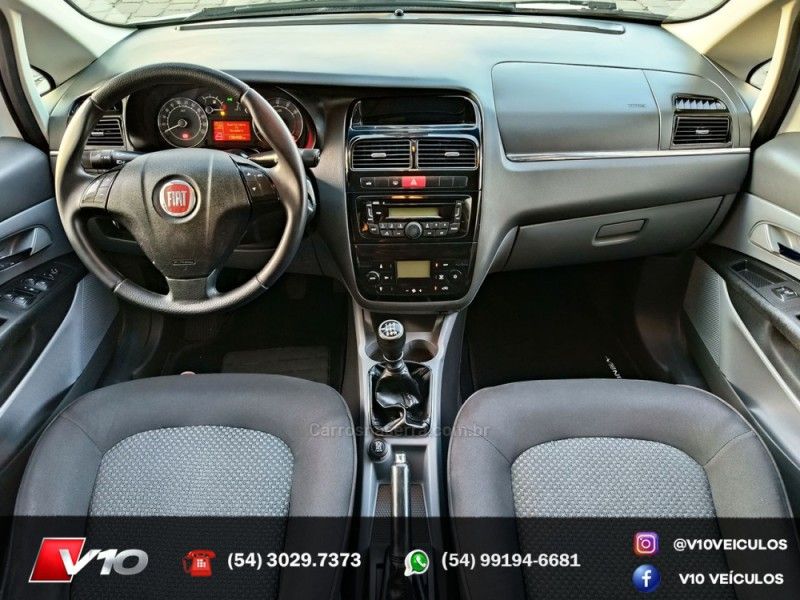 FIAT LINEA 1.8 ESSENCE 16V 2011/2012 V10 VEÍCULOS CAXIAS DO SUL / Carros no Vale
