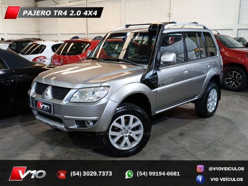 MITSUBISHI PAJERO TR4 2.0 4X4 16V 140CV 2012/2013 V10 VEÍCULOS CAXIAS DO SUL / Carros no Vale