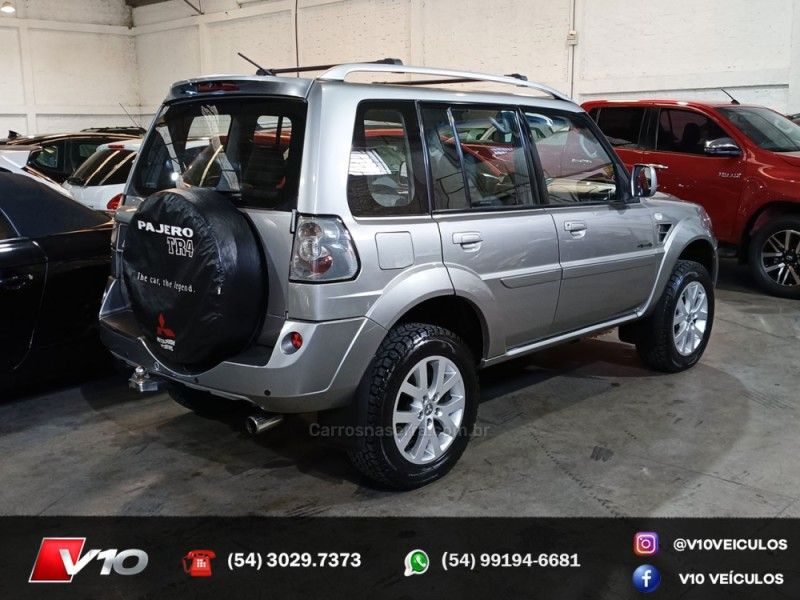 MITSUBISHI PAJERO TR4 2.0 4X4 16V 140CV 2012/2013 V10 VEÍCULOS CAXIAS DO SUL / Carros no Vale