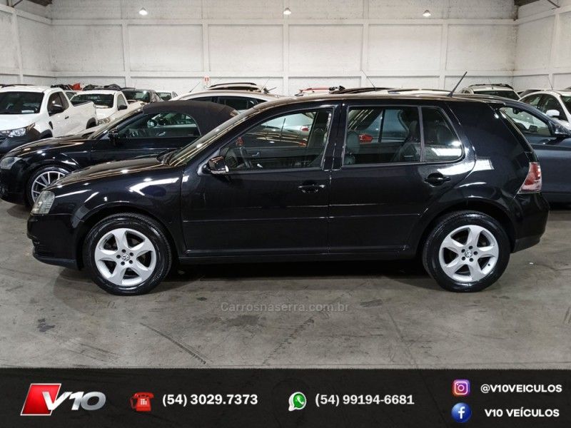 VOLKSWAGEN GOLF 1.6 MI TECH 8V 2008/2009 V10 VEÍCULOS CAXIAS DO SUL / Carros no Vale