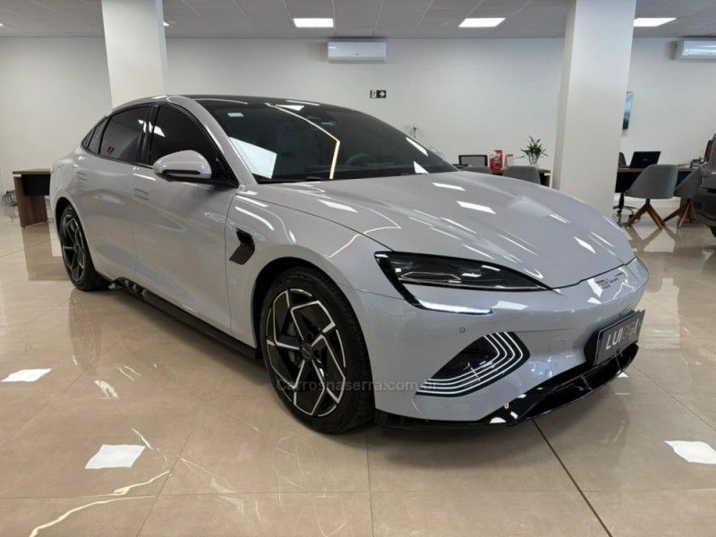 BYD SEAL AWD ELÉTRICO 2023/2024 LUIGGI AUTOMÓVEIS CARLOS BARBOSA / Carros no Vale