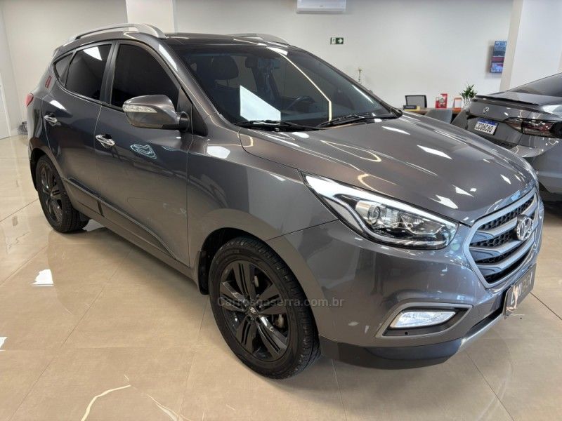 HYUNDAI IX35 2.0 GL 4X2 16V 2016/2017 LUIGGI AUTOMÓVEIS CARLOS BARBOSA / Carros no Vale
