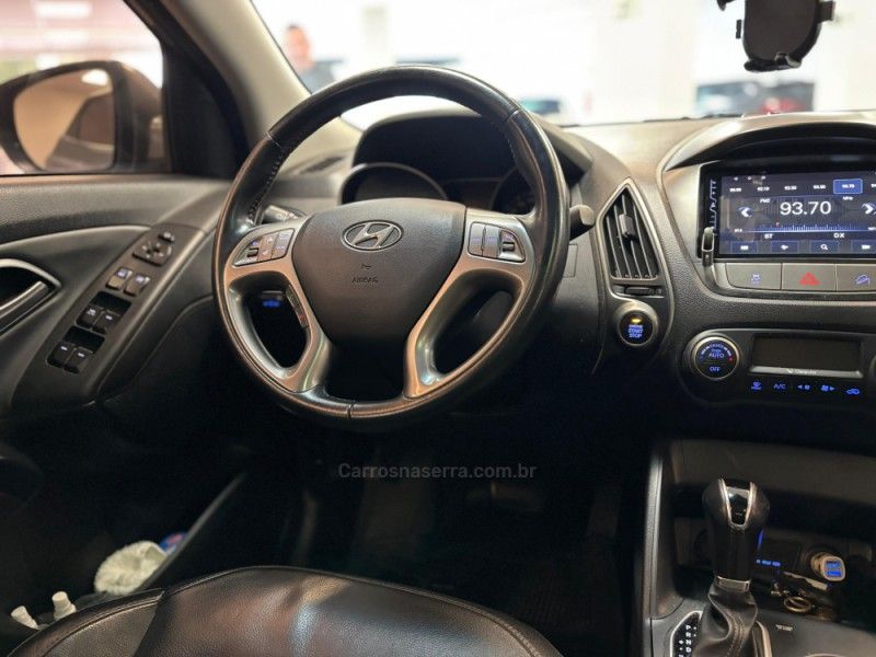 HYUNDAI IX35 2.0 GL 4X2 16V 2016/2017 LUIGGI AUTOMÓVEIS CARLOS BARBOSA / Carros no Vale