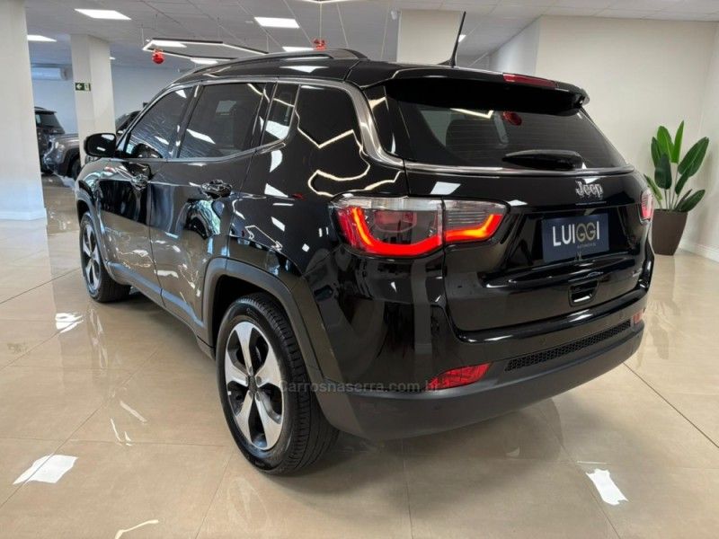 JEEP COMPASS 2.0 16V LONGITUDE 2017/2018 LUIGGI AUTOMÓVEIS CARLOS BARBOSA / Carros no Vale JEEP COMPASS 2.0 16V LONGITUDE 2017/2018 LUIGGI AUTOMÓVEIS CARLOS BARBOSA / Carros no Vale