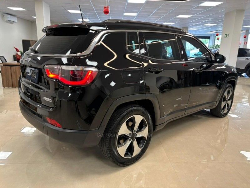 JEEP COMPASS 2.0 16V LONGITUDE 2017/2018 LUIGGI AUTOMÓVEIS CARLOS BARBOSA / Carros no Vale JEEP COMPASS 2.0 16V LONGITUDE 2017/2018 LUIGGI AUTOMÓVEIS CARLOS BARBOSA / Carros no Vale