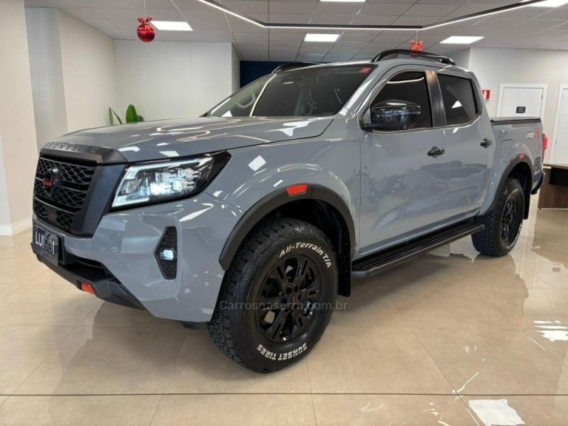 NISSAN FRONTIER 2.3 PRO4X 4X4 CD BI-TURBO 2022/2023 LUIGGI AUTOMÓVEIS CARLOS BARBOSA / Carros no Vale NISSAN FRONTIER 2.3 PRO4X 4X4 CD BI-TURBO 2022/2023 LUIGGI AUTOMÓVEIS CARLOS BARBOSA / Carros no Vale