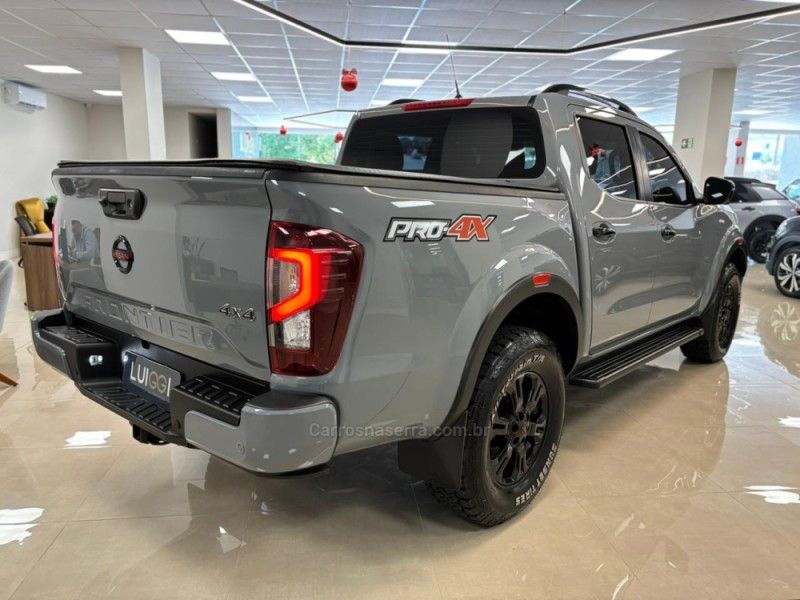 NISSAN FRONTIER 2.3 PRO4X 4X4 CD BI-TURBO 2022/2023 LUIGGI AUTOMÓVEIS CARLOS BARBOSA / Carros no Vale NISSAN FRONTIER 2.3 PRO4X 4X4 CD BI-TURBO 2022/2023 LUIGGI AUTOMÓVEIS CARLOS BARBOSA / Carros no Vale