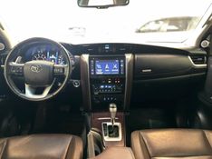 TOYOTA HILUX 2.8 SRX 4X4 CD 16V 2017/2017 LUIGGI AUTOMÓVEIS CARLOS BARBOSA / Carros no Vale