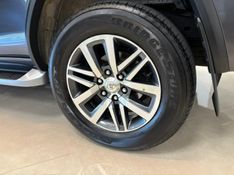 TOYOTA HILUX 2.8 SRX 4X4 CD 16V 2017/2017 LUIGGI AUTOMÓVEIS CARLOS BARBOSA / Carros no Vale