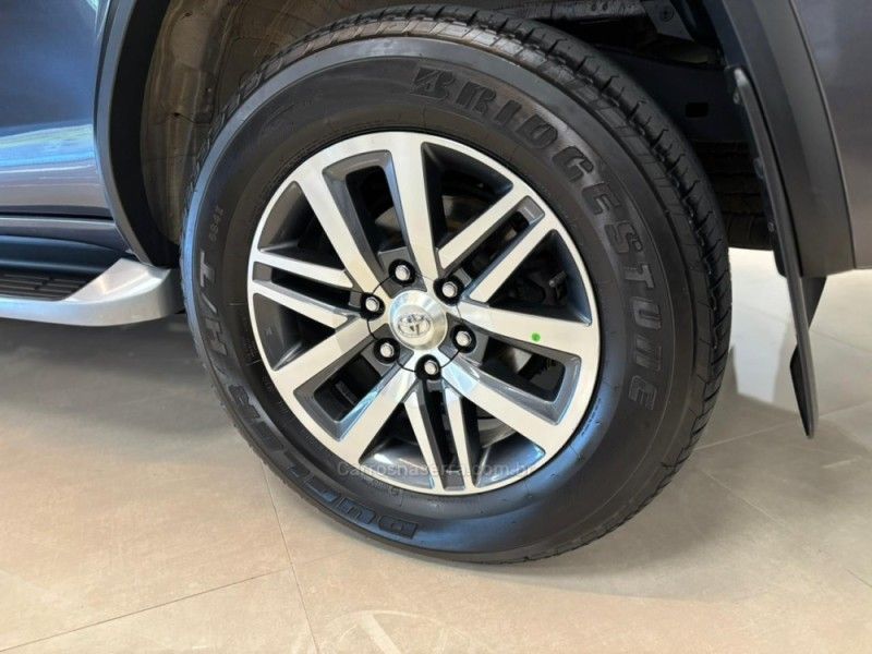 TOYOTA HILUX 2.8 SRX 4X4 CD 16V 2017/2017 LUIGGI AUTOMÓVEIS CARLOS BARBOSA / Carros no Vale TOYOTA HILUX 2.8 SRX 4X4 CD 16V 2017/2017 LUIGGI AUTOMÓVEIS CARLOS BARBOSA / Carros no Vale