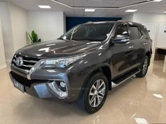 TOYOTA HILUX SW4 2.8 SRX 4X4 16V TURBO INTERCOOLER 2017/2017 LUIGGI AUTOMÓVEIS CARLOS BARBOSA / Carros no Vale