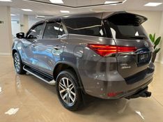 TOYOTA HILUX SW4 2.8 SRX 4X4 16V TURBO INTERCOOLER 2017/2017 LUIGGI AUTOMÓVEIS CARLOS BARBOSA / Carros no Vale