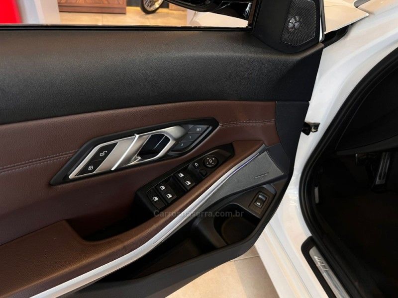 BMW 330I 2.0 M SPORT 16V 2019/2019 AUTOGRIF MOTORS CAMPO BOM / Carros no Vale BMW 330I 2.0 M SPORT 16V 2019/2019 AUTOGRIF MOTORS CAMPO BOM / Carros no Vale