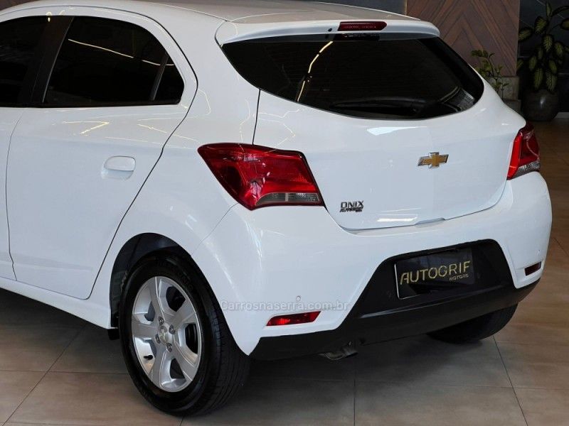 CHEVROLET ONIX 1.4 MPFI LT 8V 2018/2019 AUTOGRIF MOTORS CAMPO BOM / Carros no Vale