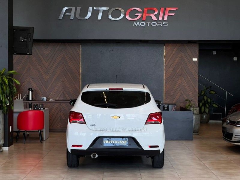 CHEVROLET ONIX 1.4 MPFI LT 8V 2018/2019 AUTOGRIF MOTORS CAMPO BOM / Carros no Vale