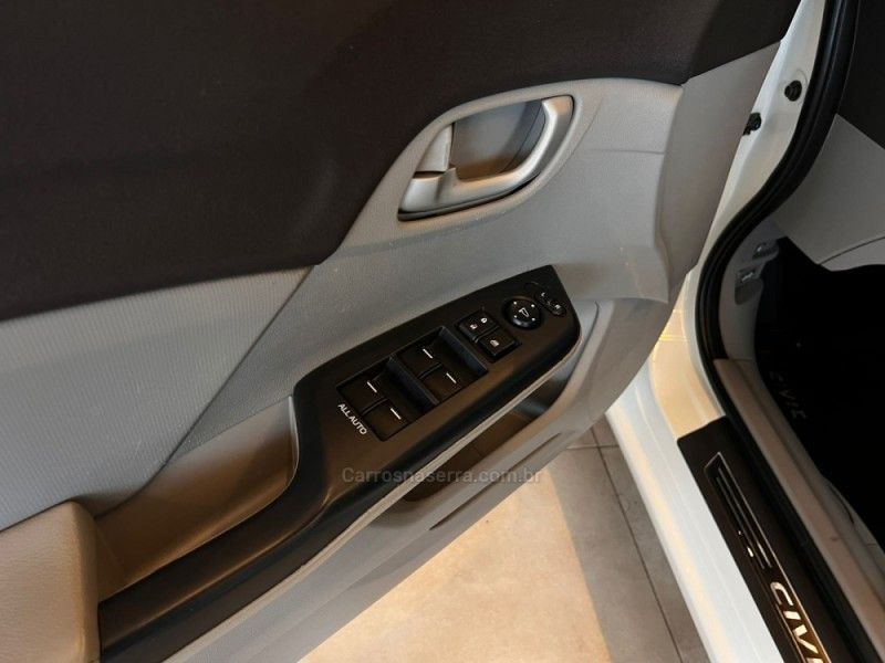 HONDA CIVIC 1.8 LXS 16V 2014/2014 AUTOGRIF MOTORS CAMPO BOM / Carros no Vale