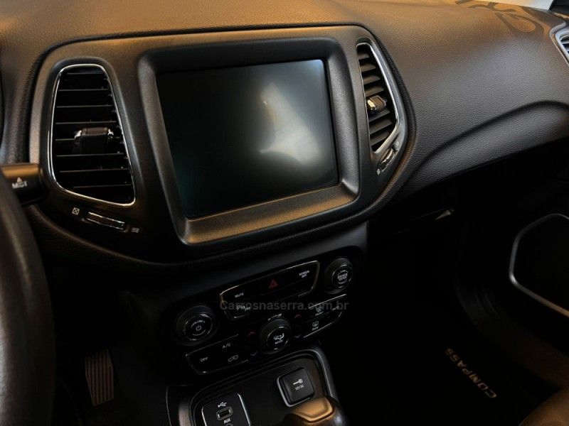 JEEP COMPASS 2.0 16V LONGITUDE 2017/2017 AUTOGRIF MOTORS CAMPO BOM / Carros no Vale
