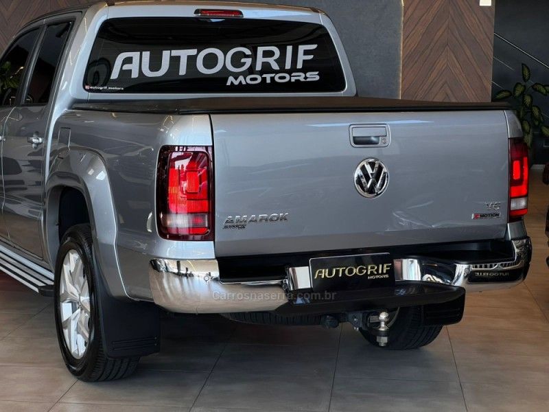 VOLKSWAGEN AMAROK 3.0 V6 TDI HIGHLINE CD 4MOTION 2022/2022 AUTOGRIF MOTORS CAMPO BOM / Carros no Vale