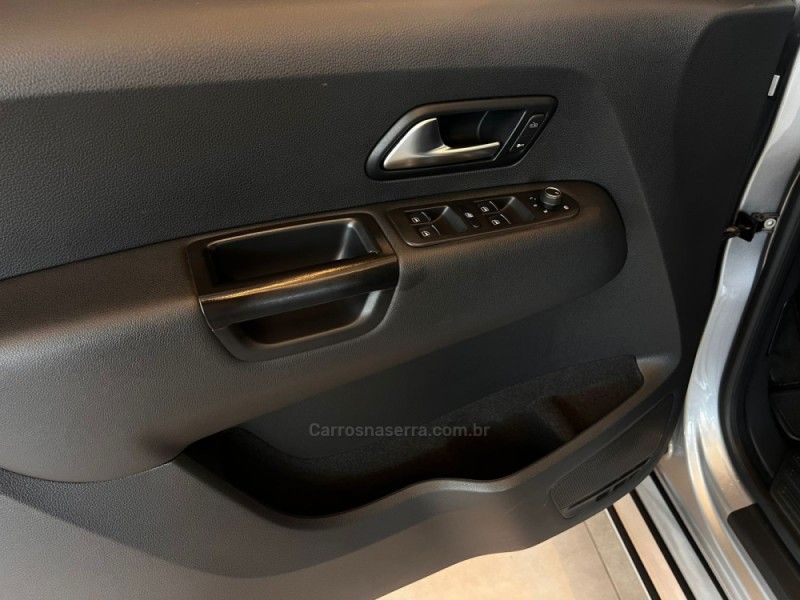 VOLKSWAGEN AMAROK 3.0 V6 TDI HIGHLINE CD 4MOTION 2022/2022 AUTOGRIF MOTORS CAMPO BOM / Carros no Vale