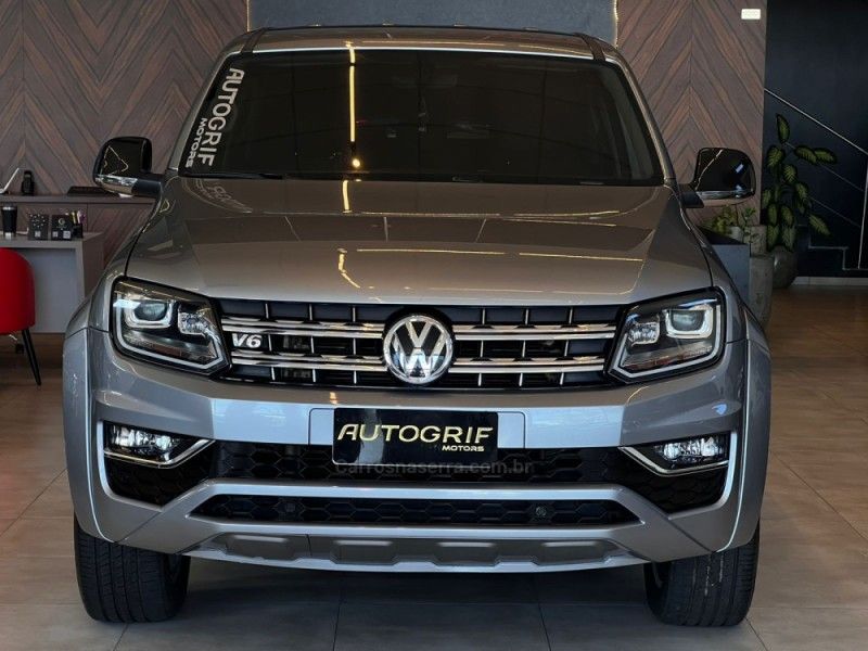 VOLKSWAGEN AMAROK 3.0 V6 TDI HIGHLINE CD 4MOTION 2022/2022 AUTOGRIF MOTORS CAMPO BOM / Carros no Vale