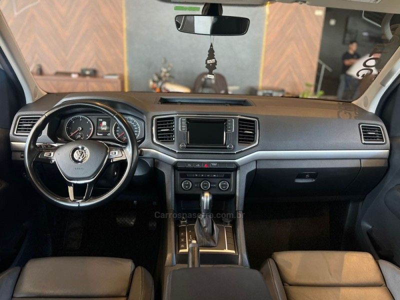 VOLKSWAGEN AMAROK 3.0 V6 TDI HIGHLINE CD 4MOTION 2022/2022 AUTOGRIF MOTORS CAMPO BOM / Carros no Vale