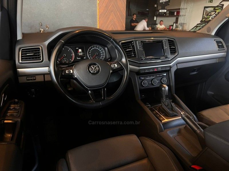 VOLKSWAGEN AMAROK 3.0 V6 TDI HIGHLINE CD 4MOTION 2022/2022 AUTOGRIF MOTORS CAMPO BOM / Carros no Vale