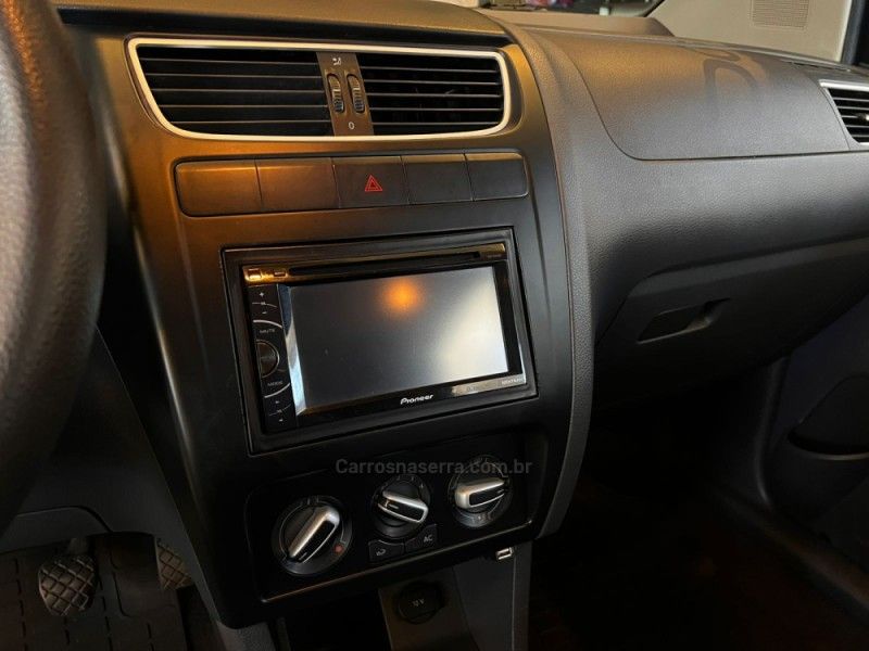 VOLKSWAGEN FOX 1.6 MI 8V 2013/2013 AUTOGRIF MOTORS CAMPO BOM / Carros no Vale
