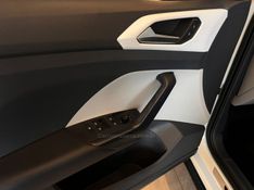 VOLKSWAGEN T-CROSS 1.4 HIGHLINE TSI 16V 2020/2020 AUTOGRIF MOTORS CAMPO BOM / Carros no Vale