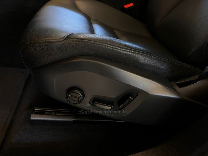 VOLVO XC60 2.0 T8 RECHARGE PLUS AWD HIBRIDO 2022/2023 AUTOGRIF MOTORS CAMPO BOM / Carros no Vale