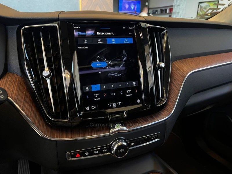 VOLVO XC60 2.0 T8 RECHARGE PLUS AWD HIBRIDO 2022/2023 AUTOGRIF MOTORS CAMPO BOM / Carros no Vale