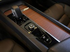 VOLVO XC60 2.0 T8 RECHARGE PLUS AWD HIBRIDO 2022/2023 AUTOGRIF MOTORS CAMPO BOM / Carros no Vale