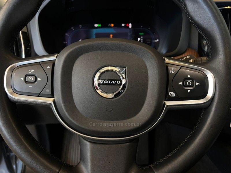 VOLVO XC60 2.0 T8 RECHARGE PLUS AWD HIBRIDO 2022/2023 AUTOGRIF MOTORS CAMPO BOM / Carros no Vale