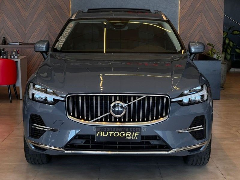 VOLVO XC60 2.0 T8 RECHARGE PLUS AWD HIBRIDO 2022/2023 AUTOGRIF MOTORS CAMPO BOM / Carros no Vale