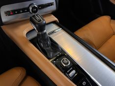 VOLVO XC90 2.0 MOMENTUM TURBO 4X4 2019/2019 AUTOGRIF MOTORS CAMPO BOM / Carros no Vale