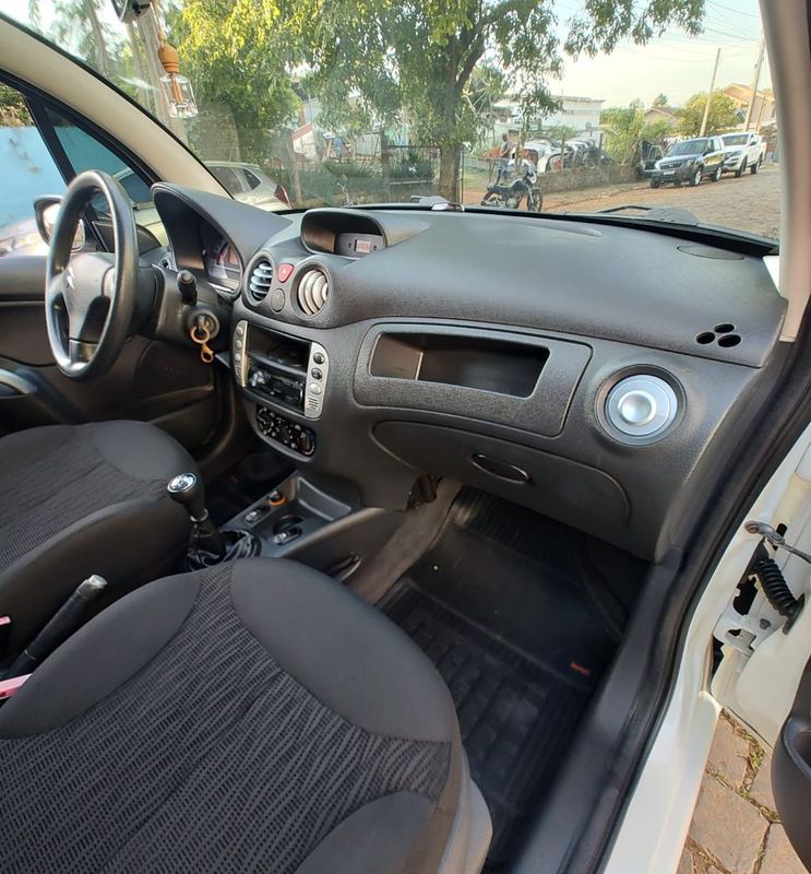 Citroen C3 GLX 1.4/ GLX Sonora 8V 2012/2012 RENNER AUTOMÓVEIS LAJEADO / Carros no Vale