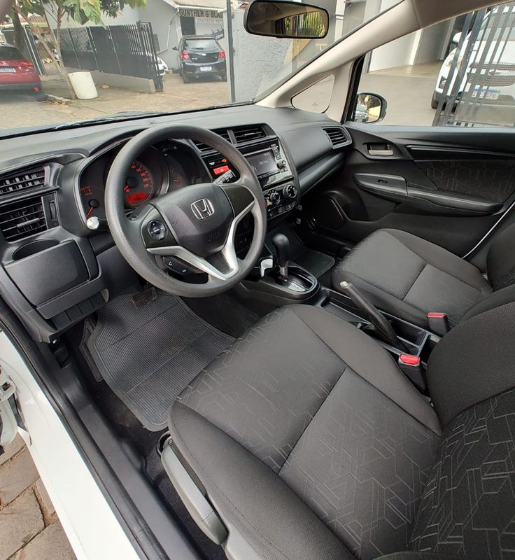 Honda Fit EX/S 1.5 /one 16V 2015/2015 RENNER AUTOMÓVEIS LAJEADO / Carros no Vale Honda Fit EX/S 1.5 /one 16V 2015/2015 RENNER AUTOMÓVEIS LAJEADO / Carros no Vale