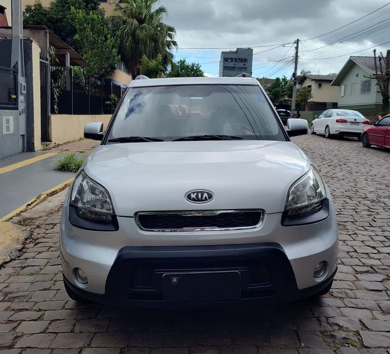 KIA SOUL 1.6/ 16V Mec. 2010/2011 RENNER AUTOMÓVEIS LAJEADO / Carros no Vale KIA SOUL 1.6/ 16V Mec. 2010/2011 RENNER AUTOMÓVEIS LAJEADO / Carros no Vale