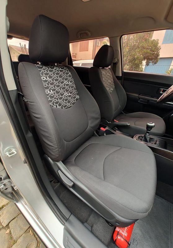 KIA SOUL 1.6/ 16V Mec. 2010/2011 RENNER AUTOMÓVEIS LAJEADO / Carros no Vale KIA SOUL 1.6/ 16V Mec. 2010/2011 RENNER AUTOMÓVEIS LAJEADO / Carros no Vale