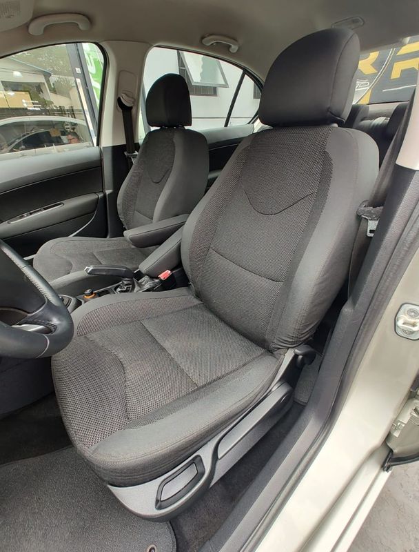 Peugeot 408 Sedan Allure 2.0 16V 2011/2012 RENNER AUTOMÓVEIS LAJEADO / Carros no Vale