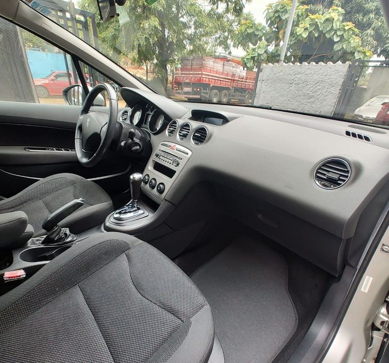 Peugeot 408 Sedan Allure 2.0 16V 2011/2012 RENNER AUTOMÓVEIS LAJEADO / Carros no Vale