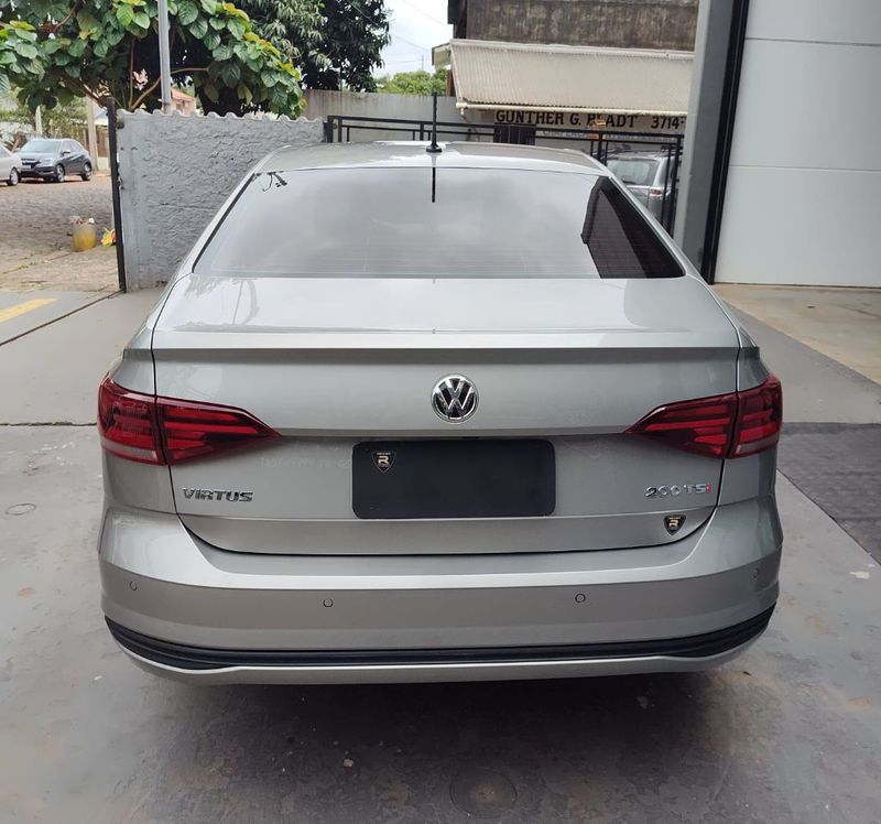 VOLKSWAGEN VIRTUS Comfort 200 TSI 1.0 12V 2020/2020 RENNER AUTOMÓVEIS LAJEADO / Carros no Vale