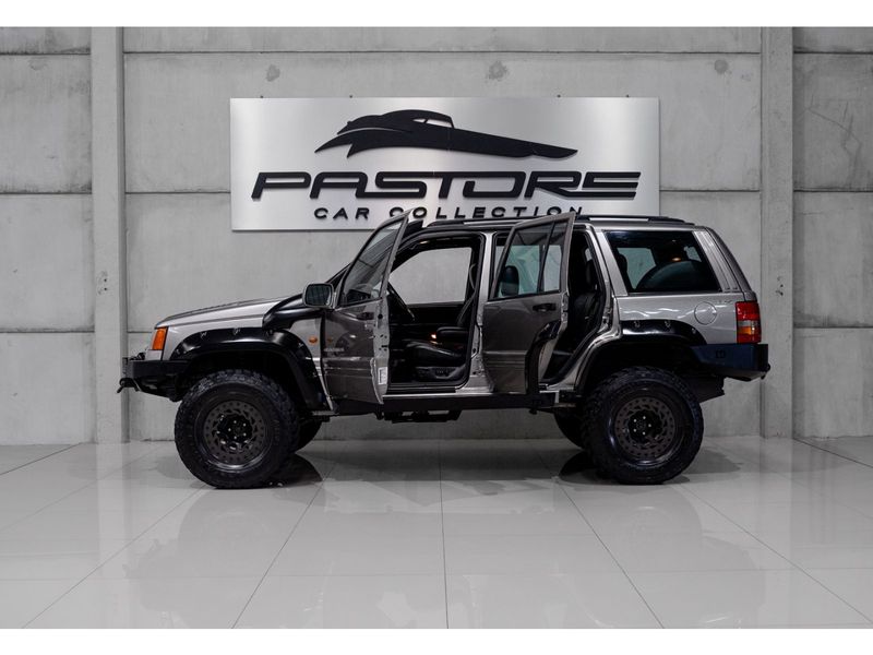JEEP GRAND CHEROKEE 5.9 LIMITED LX 4X4 V8 16V 1998/1998 PASTORE CAR COLLECTION BENTO GONÇALVES / Carros no Vale JEEP GRAND CHEROKEE 5.9 LIMITED LX 4X4 V8 16V 1998/1998 PASTORE CAR COLLECTION BENTO GONÇALVES / Carros no Vale