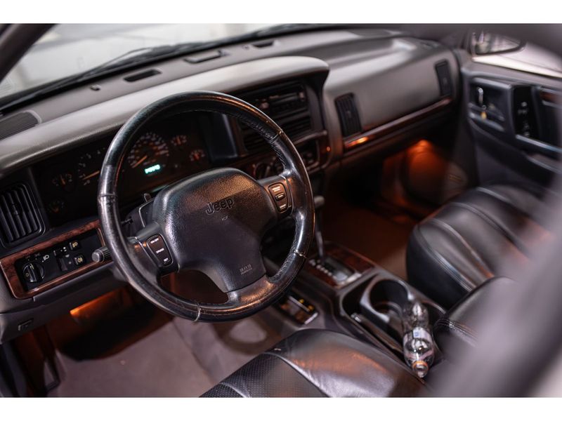 JEEP GRAND CHEROKEE 5.9 LIMITED LX 4X4 V8 16V 1998/1998 PASTORE CAR COLLECTION BENTO GONÇALVES / Carros no Vale JEEP GRAND CHEROKEE 5.9 LIMITED LX 4X4 V8 16V 1998/1998 PASTORE CAR COLLECTION BENTO GONÇALVES / Carros no Vale