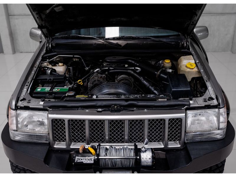 JEEP GRAND CHEROKEE 5.9 LIMITED LX 4X4 V8 16V 1998/1998 PASTORE CAR COLLECTION BENTO GONÇALVES / Carros no Vale JEEP GRAND CHEROKEE 5.9 LIMITED LX 4X4 V8 16V 1998/1998 PASTORE CAR COLLECTION BENTO GONÇALVES / Carros no Vale