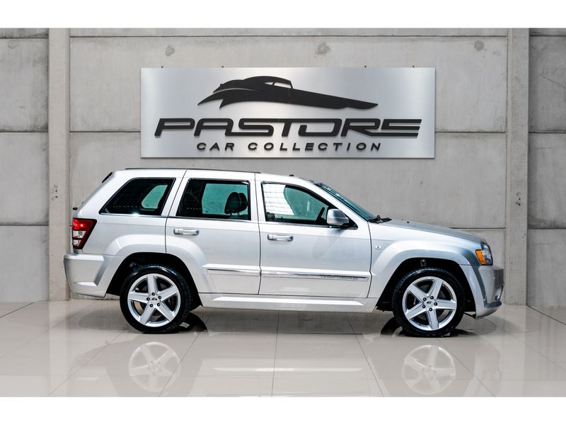 JEEP GRAND CHEROKEE 6.1 SRT HEMI 4X4 V8 16V 2006/2006 PASTORE CAR COLLECTION BENTO GONÇALVES / Carros no Vale JEEP GRAND CHEROKEE 6.1 SRT HEMI 4X4 V8 16V 2006/2006 PASTORE CAR COLLECTION BENTO GONÇALVES / Carros no Vale