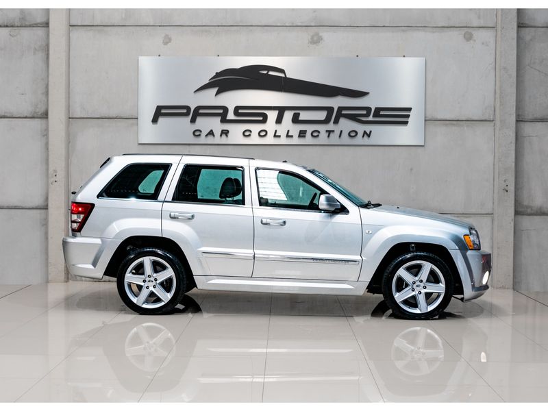 JEEP GRAND CHEROKEE 6.1 SRT HEMI 4X4 V8 16V 2006/2006 PASTORE CAR COLLECTION BENTO GONÇALVES / Carros no Vale JEEP GRAND CHEROKEE 6.1 SRT HEMI 4X4 V8 16V 2006/2006 PASTORE CAR COLLECTION BENTO GONÇALVES / Carros no Vale