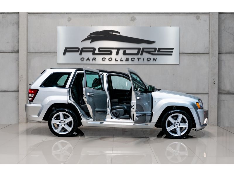 JEEP GRAND CHEROKEE 6.1 SRT HEMI 4X4 V8 16V 2006/2006 PASTORE CAR COLLECTION BENTO GONÇALVES / Carros no Vale JEEP GRAND CHEROKEE 6.1 SRT HEMI 4X4 V8 16V 2006/2006 PASTORE CAR COLLECTION BENTO GONÇALVES / Carros no Vale