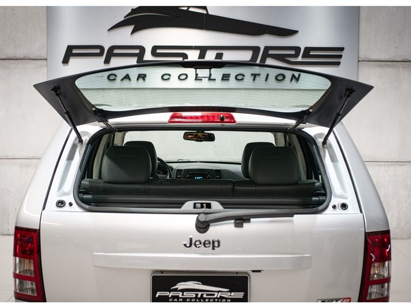 JEEP GRAND CHEROKEE 6.1 SRT HEMI 4X4 V8 16V 2006/2006 PASTORE CAR COLLECTION BENTO GONÇALVES / Carros no Vale JEEP GRAND CHEROKEE 6.1 SRT HEMI 4X4 V8 16V 2006/2006 PASTORE CAR COLLECTION BENTO GONÇALVES / Carros no Vale